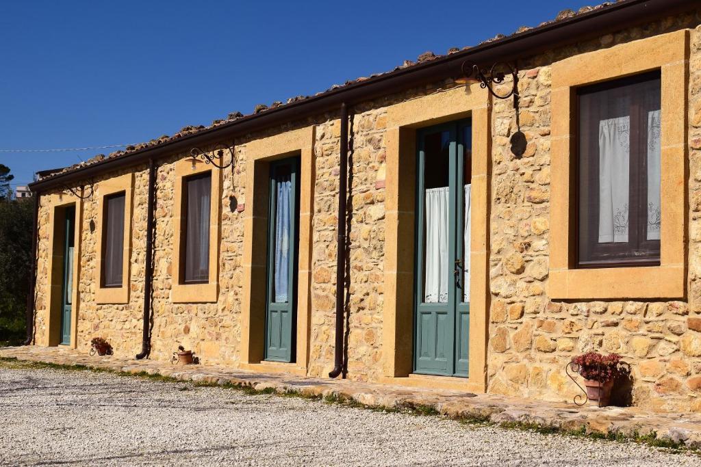 Pergusa Agriturismo Baglio Pollicarini מראה חיצוני תמונה
